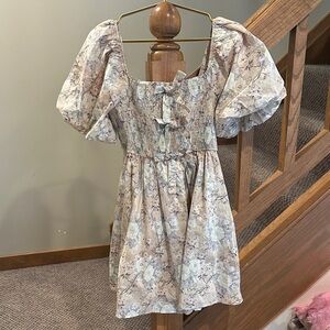 Entro Floral Puff Sleeve Dress in Cream and Tan